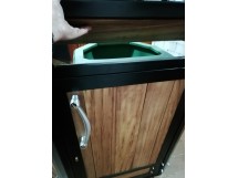 colonna armadietto+portabiada particolare mangiatoia