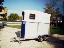 Trailer trasporto 1 cavallo 01