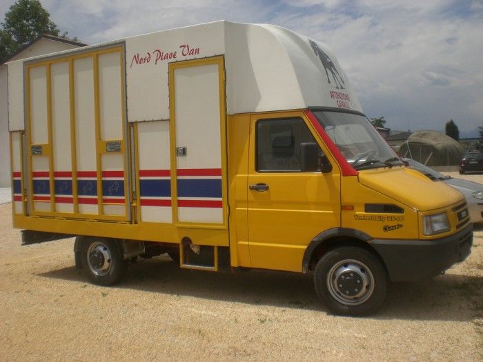 Van trasporto cavalli